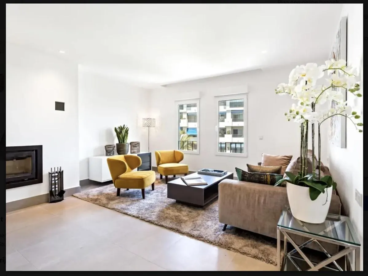 Puerto Banus Luxury Apartment Located In Harbor Марбелья