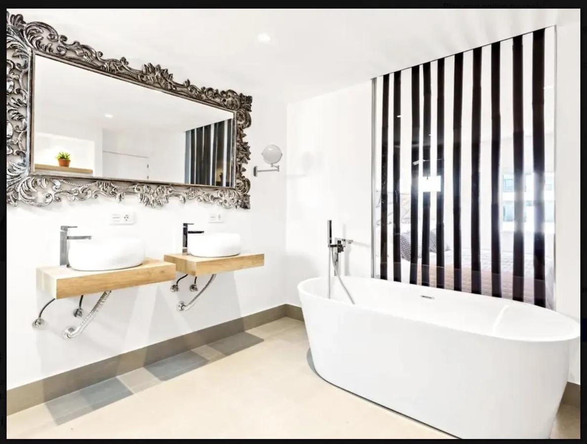 Puerto Banus Luxury Apartment Located In Harbor 马尔韦利亚
